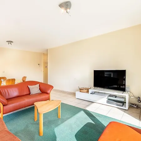 Modern 1St Floor Apartment In Oostduinkerke *