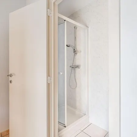 Modern 1St Floor Apartment In Oostduinkerke Appartement